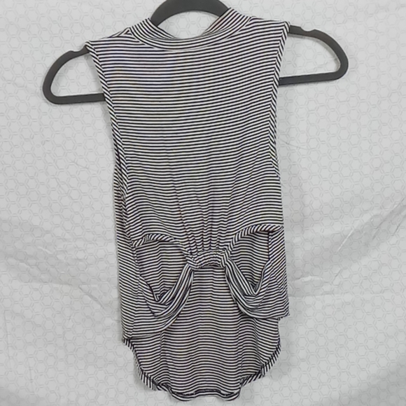 Womens forever 21 top size Mediun - Picture 2 of 2